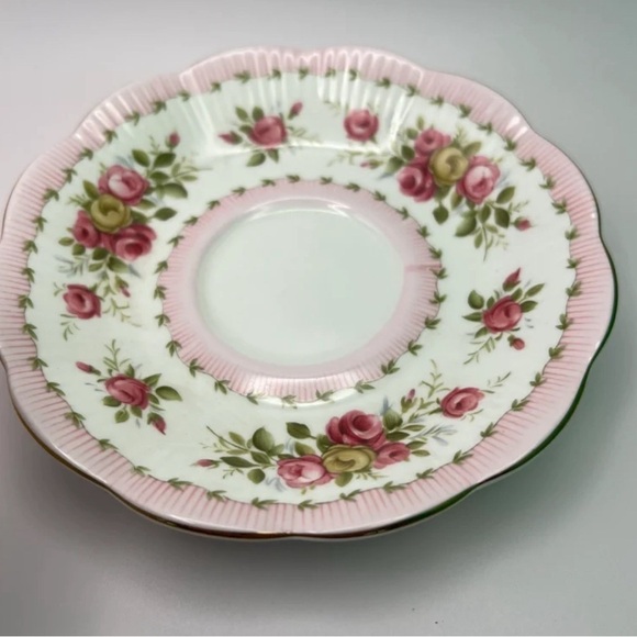 Royal Albert England Valeta Bone China Teacup & Saucer – Pink Floral - Picture 5 of 8
